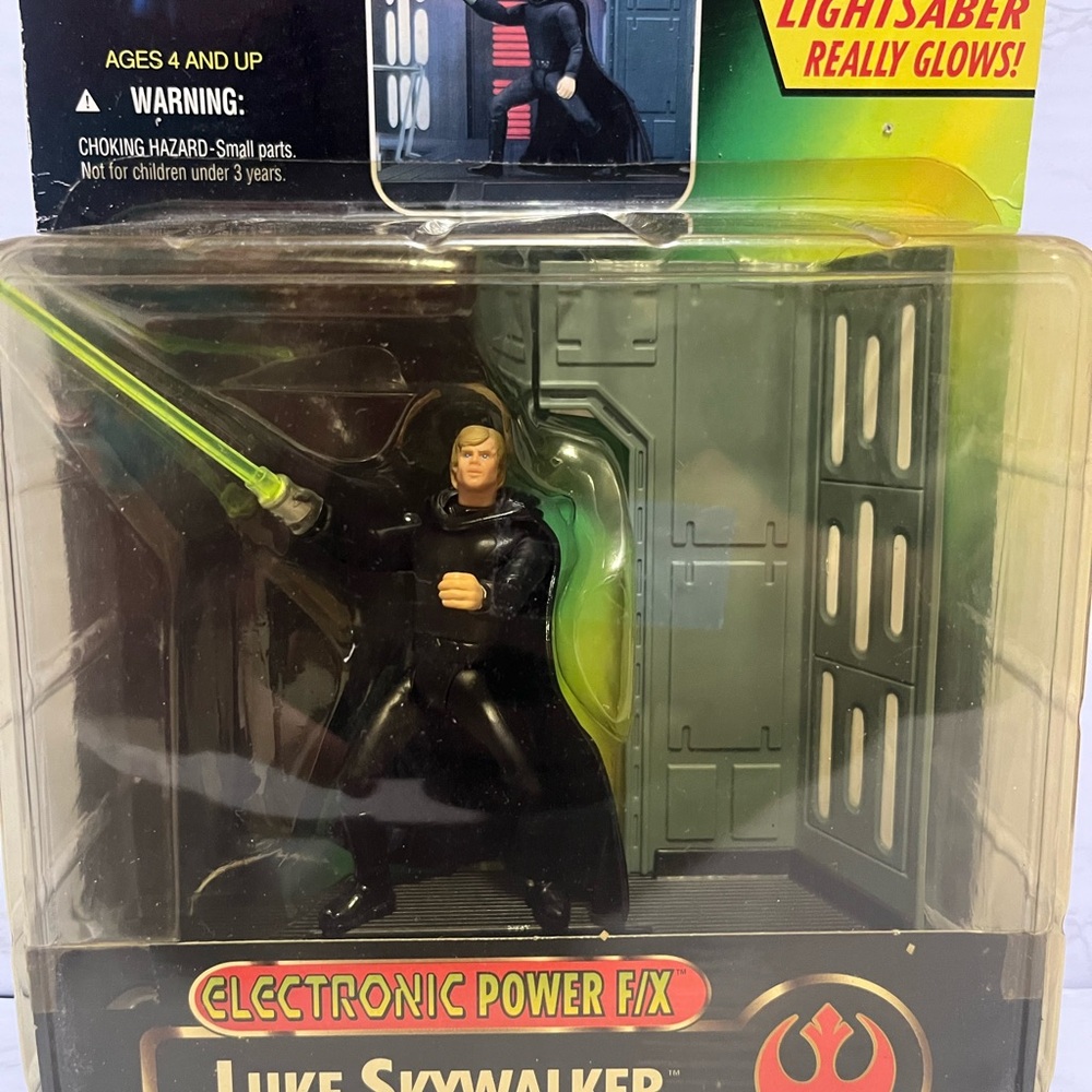 Electronic Power F/X Action Figure with Green Lightsaber